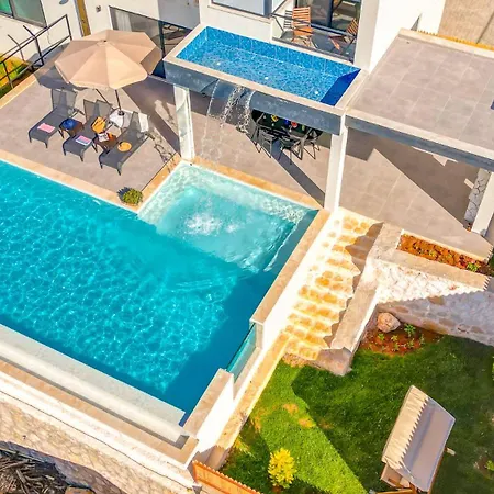 Villa Seral *